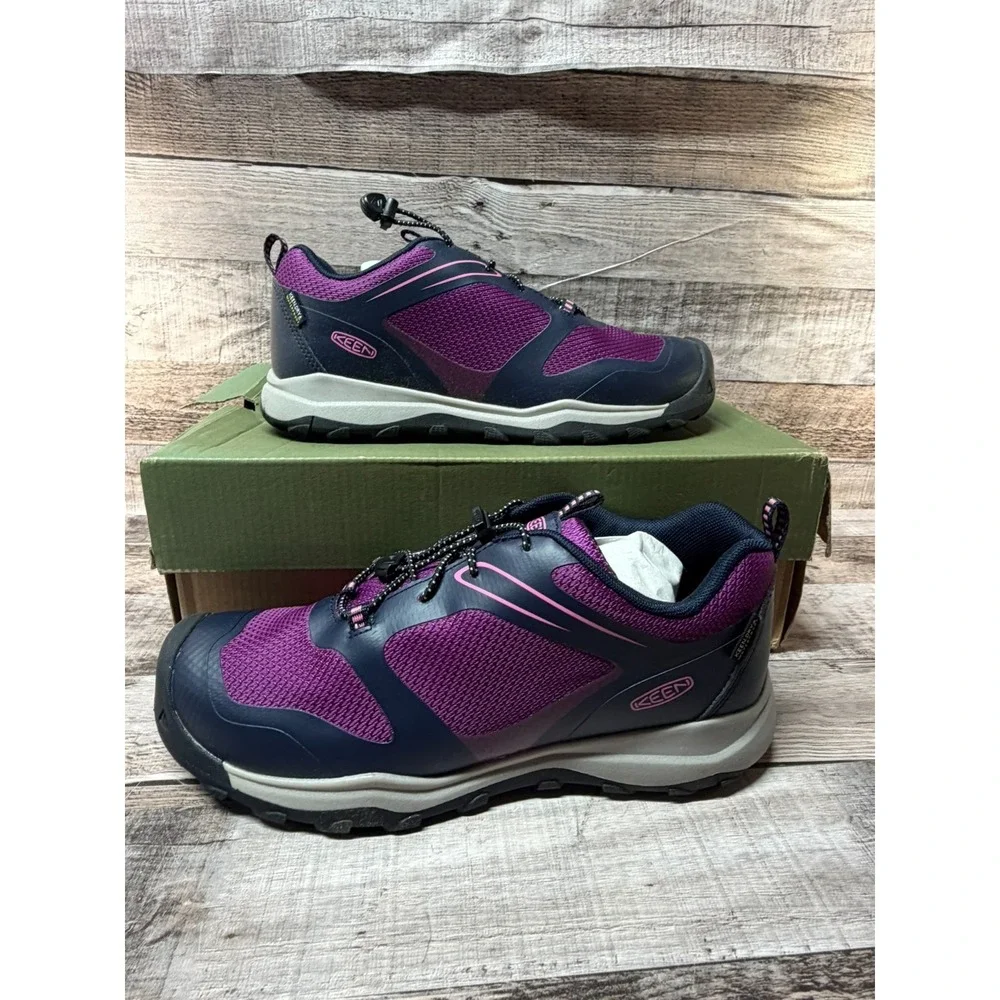 New Keen Children Wanduro Low Height Waterproof Boots Size 5 Purple